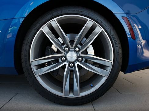 Used 2016 Chevrolet Camaro SS RWD image 13
