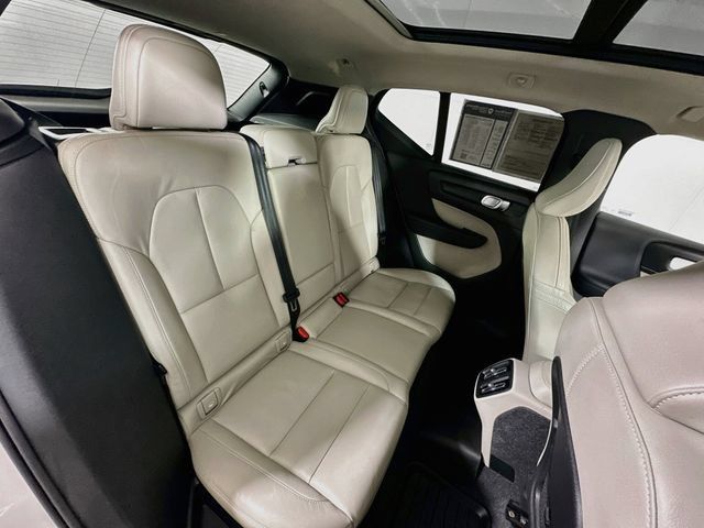Used 2021 Volvo XC40 T5 Momentum w/ Protection Package Premier AWD/4WD image 33