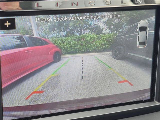 Used 2017 Lincoln Continental Select w/ Climate Package FWD image 6