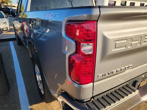 Used 2024 Chevrolet Silverado 1500 LT image 7
