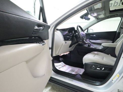 Used 2019 Cadillac XT4 Premium Luxury w/ Enhanced Visibility Package AWD/4WD image 9