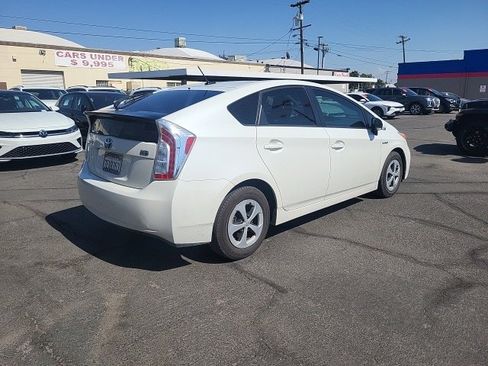 Used 2014 Toyota Prius Four image 4