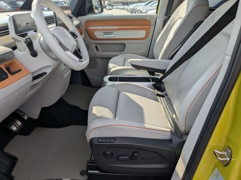 New 2025 Volkswagen ID. Buzz 1st Edition image 14