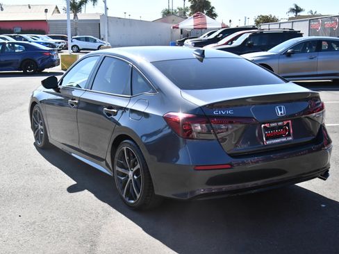 Used 2025 Honda Civic Sport image 6