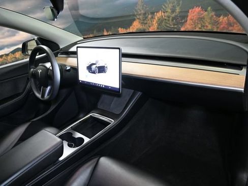 Used 2022 Tesla Model Y Long Range AWD/4WD image 58