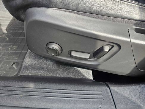 Used 2023 Volvo XC40 B5 Plus w/ Protection Package Premier image 25