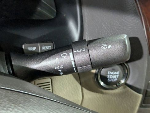 Used 2011 Lexus LS 460 AWD w/ Comfort Pkg image 37