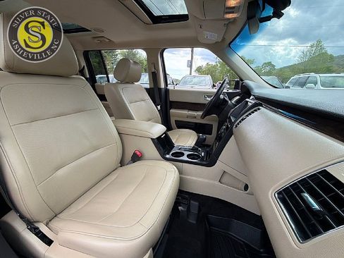 Used 2018 Ford Flex Limited w/ Equipment Group 303A AWD/4WD image 17