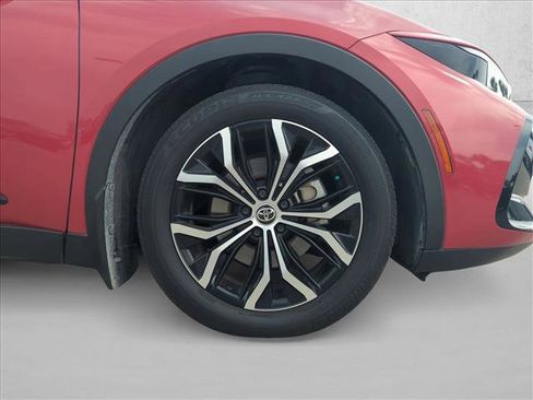 Used 2023 Toyota Crown Limited image 22