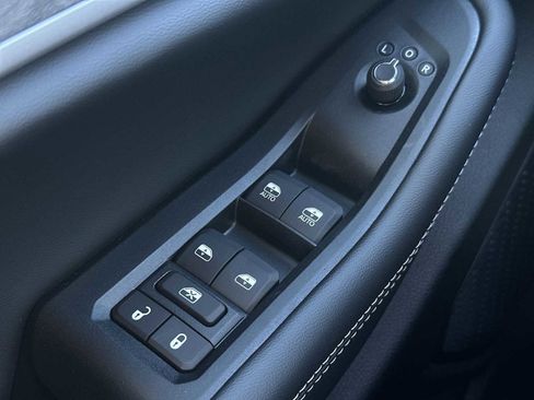 New 2026 Jeep Grand Cherokee Altitude image 15