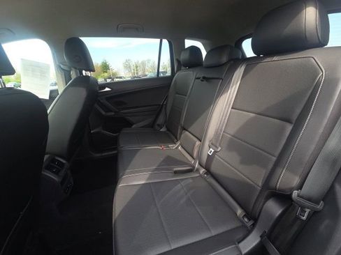 Used 2019 Volkswagen Tiguan SE AWD/4WD image 16