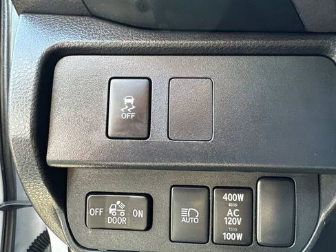 Used 2023 Toyota Tacoma TRD Sport w/ Technology Package image 31