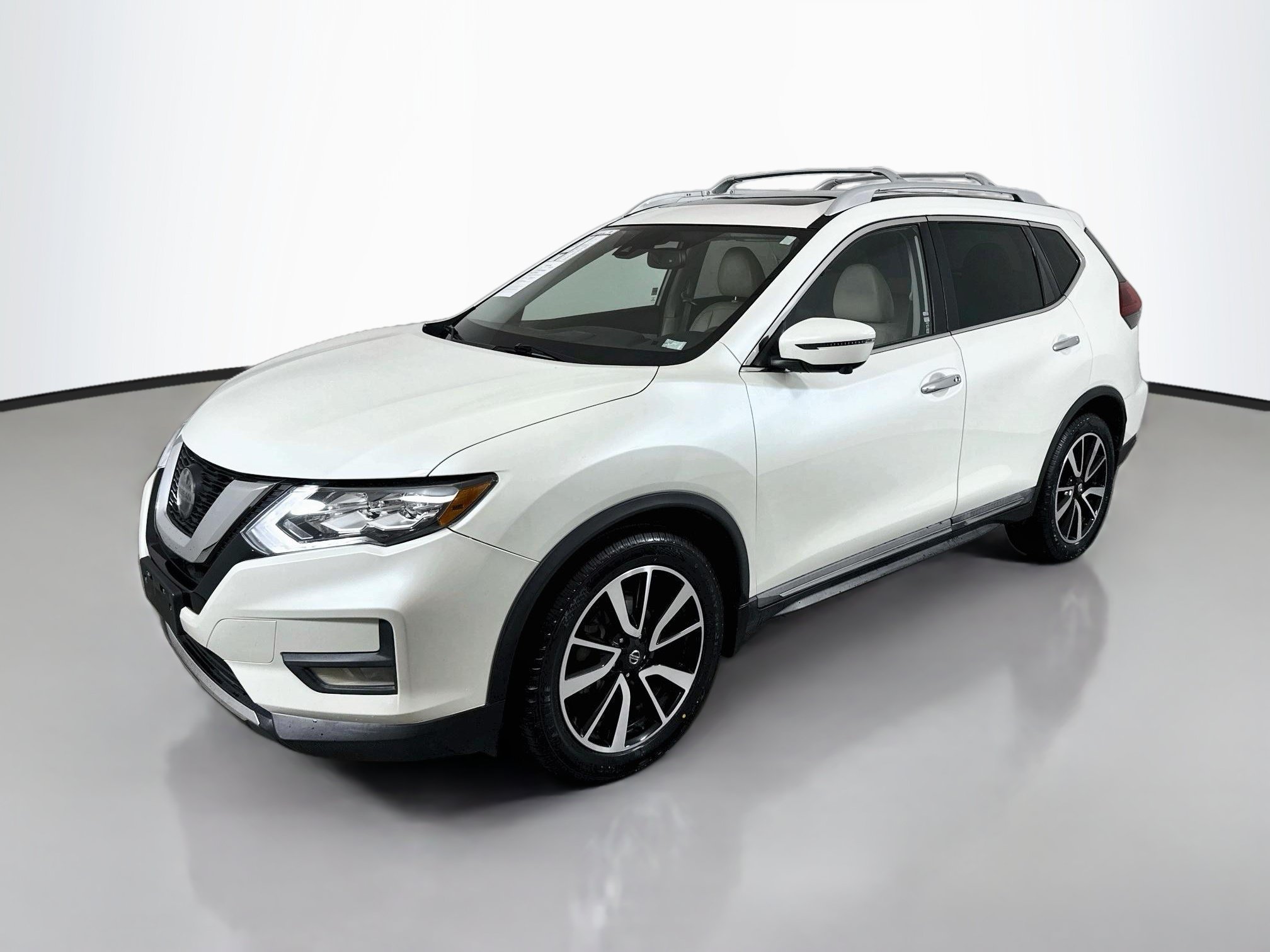 Used 2020 Nissan Rogue SL w/ Premium Package FWD image 3