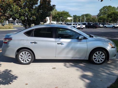 Used 2015 Nissan Sentra S FWD image 11