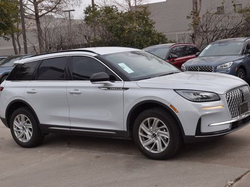 New 2026 Lincoln Corsair Premiere image 11
