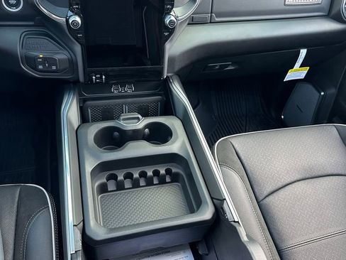New 2025 RAM 2500 Laramie AWD/4WD image 21