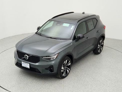 New 2026 Volvo XC40 B4 Plus w/ Climate Package image 13