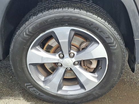 Used 2019 Jeep Cherokee Limited image 9