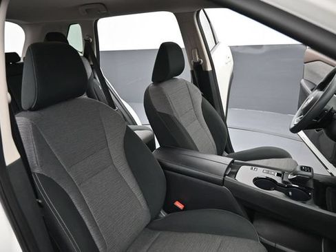 Used 2023 Nissan Rogue SV FWD image 26