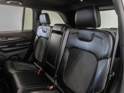 Used 2024 Jeep Grand Cherokee Altitude AWD/4WD image 23