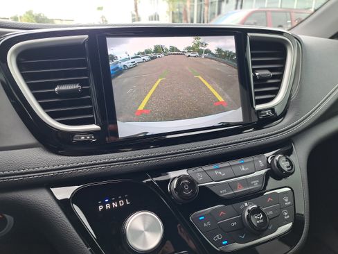 New 2026 Chrysler Pacifica Select w/ S Appearance Package image 14