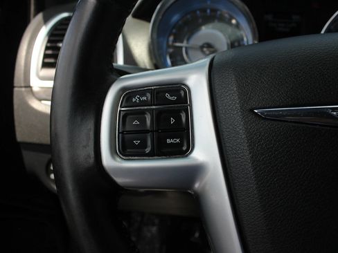 Used 2011 Chrysler 300 Limited RWD image 26