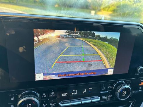 Used 2023 Toyota Highlander Limited image 26