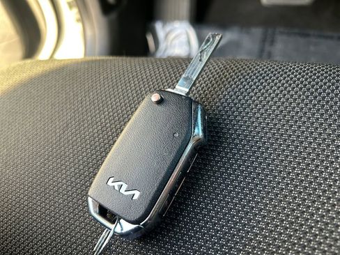 Used 2023 Kia Forte LXS image 33