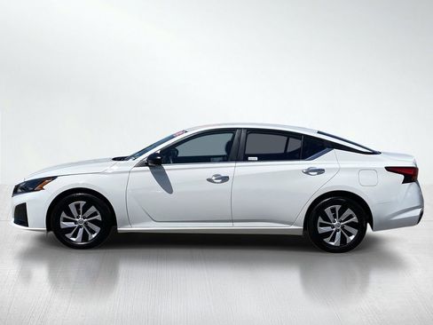 Used 2025 Nissan Altima 2.5 S FWD image 2