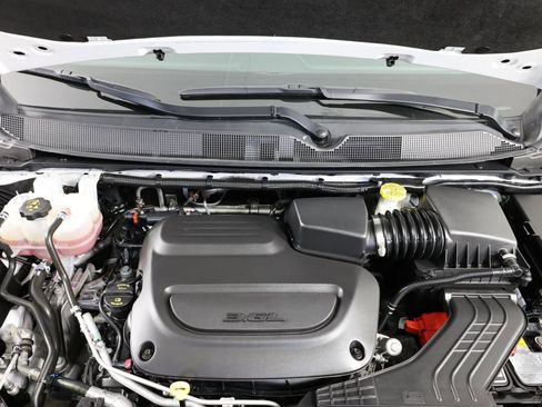Used 2024 Chrysler Pacifica Touring-L FWD image 37