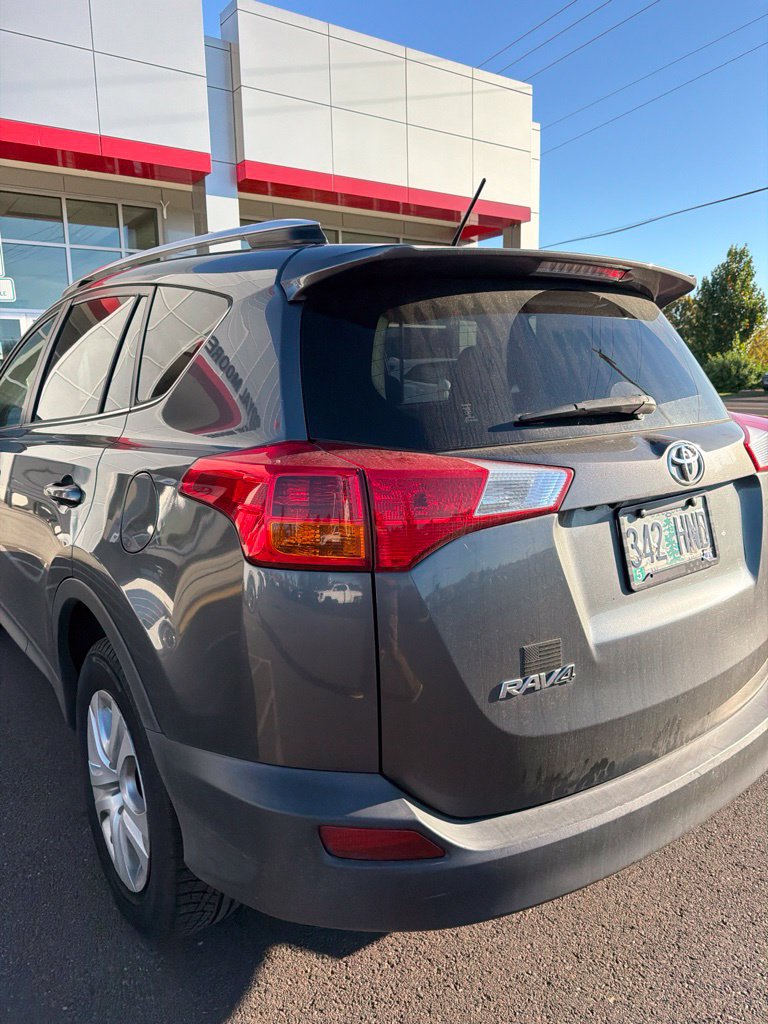 Used 2015 Toyota RAV4 LE AWD/4WD image 6