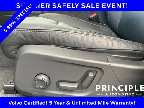 Certified 2023 Volvo XC40 B5 Plus w/ Protection Package Premier AWD/4WD image 18
