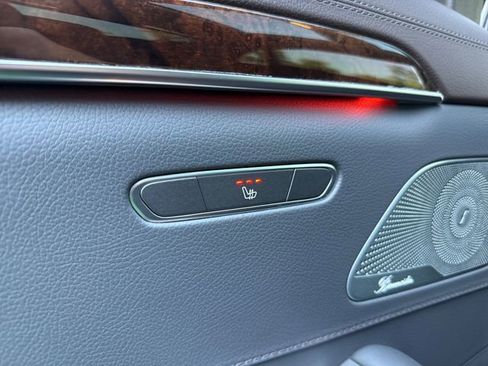 Used 2019 Mercedes-Benz S 560 4MATIC Sedan w/ AMG Line Exterior image 39