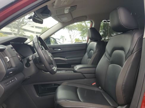 Certified 2023 Nissan Pathfinder SL image 15