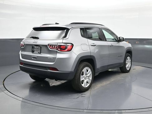 Used 2022 Jeep Compass Latitude w/ Convenience Group AWD/4WD image 10
