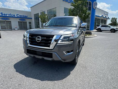 Used 2022 Nissan Armada Platinum w/ Captain's Chairs Package AWD/4WD image 8