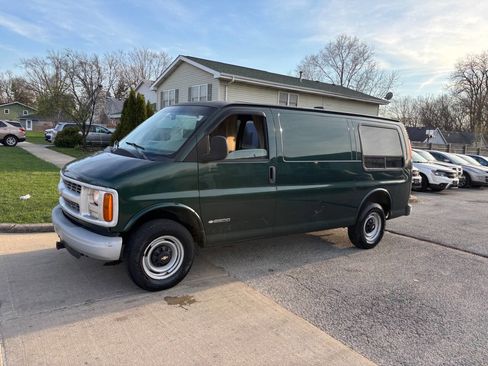 Used 2002 Chevrolet Express 2500 w/ Convenience Pkg 1 image 2