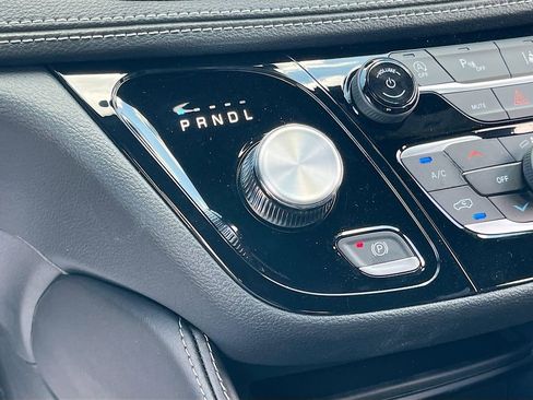 New 2026 Chrysler Pacifica Limited FWD image 17