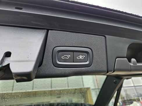 Certified 2025 Volvo XC60 B5 Plus AWD/4WD image 13
