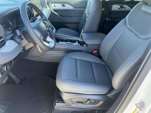New 2026 Ford Explorer Active w/ Active Comfort Package image 12