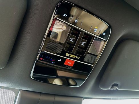 Used 2025 Hyundai Santa Fe Limited image 31