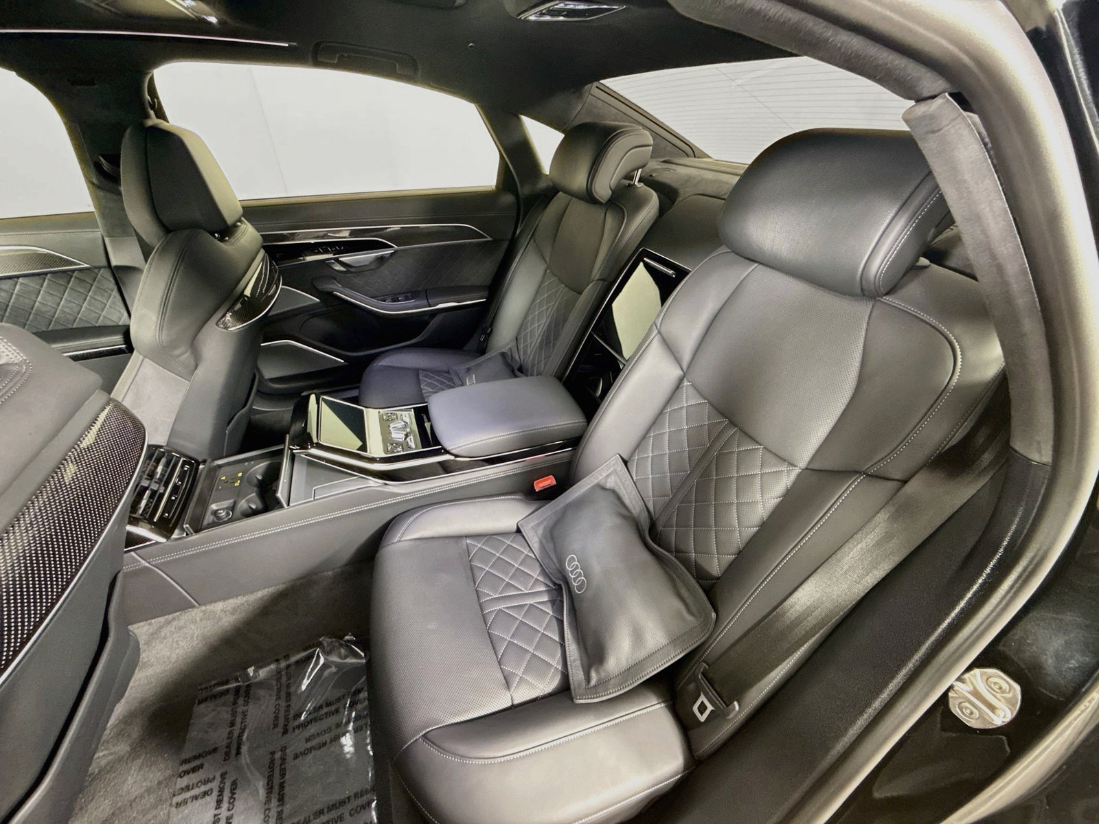 Certified 2025 Audi S8 w/ Executive Package AWD/4WD image 21