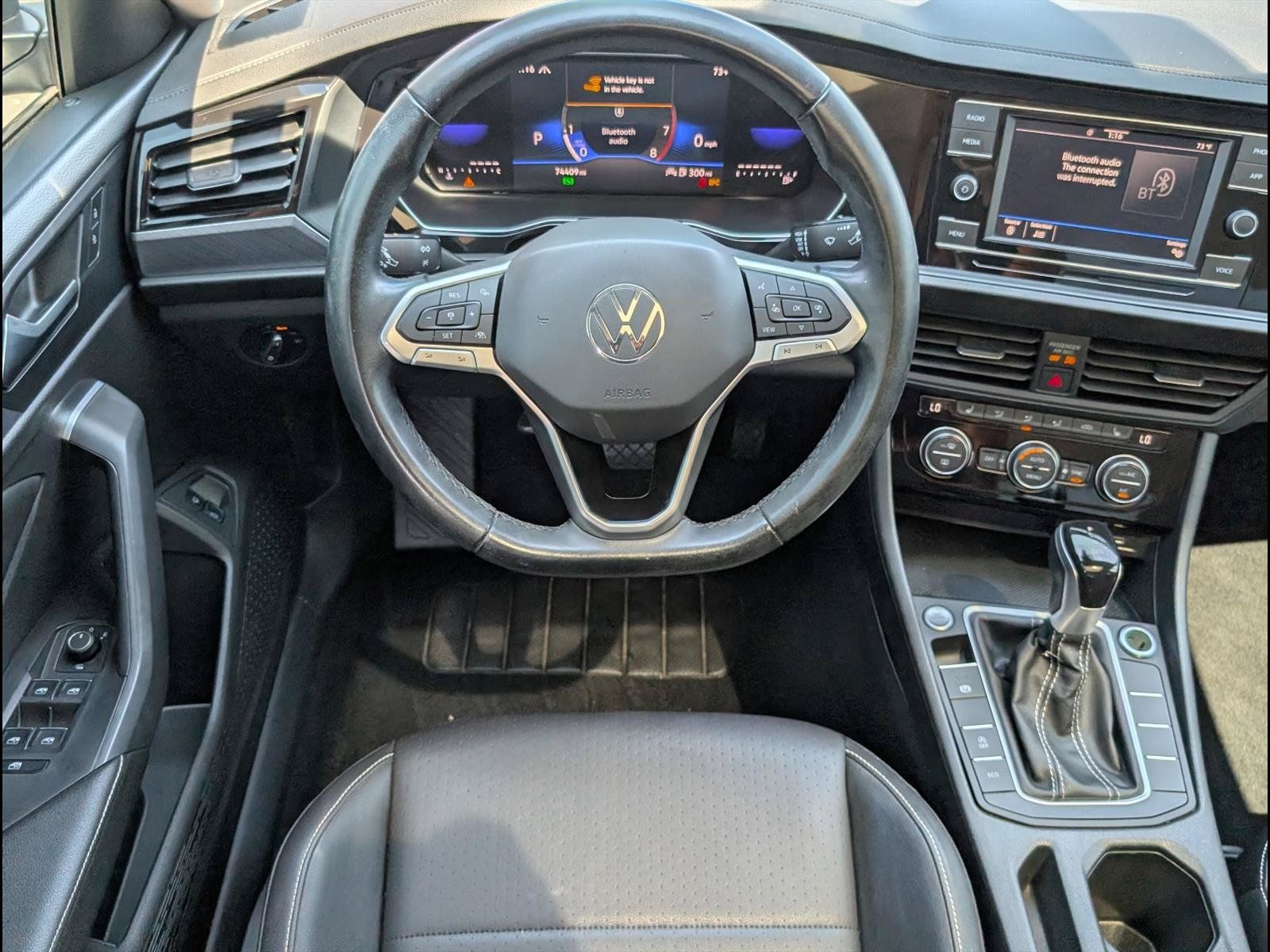 Used 2024 Volkswagen Jetta SE FWD image 8