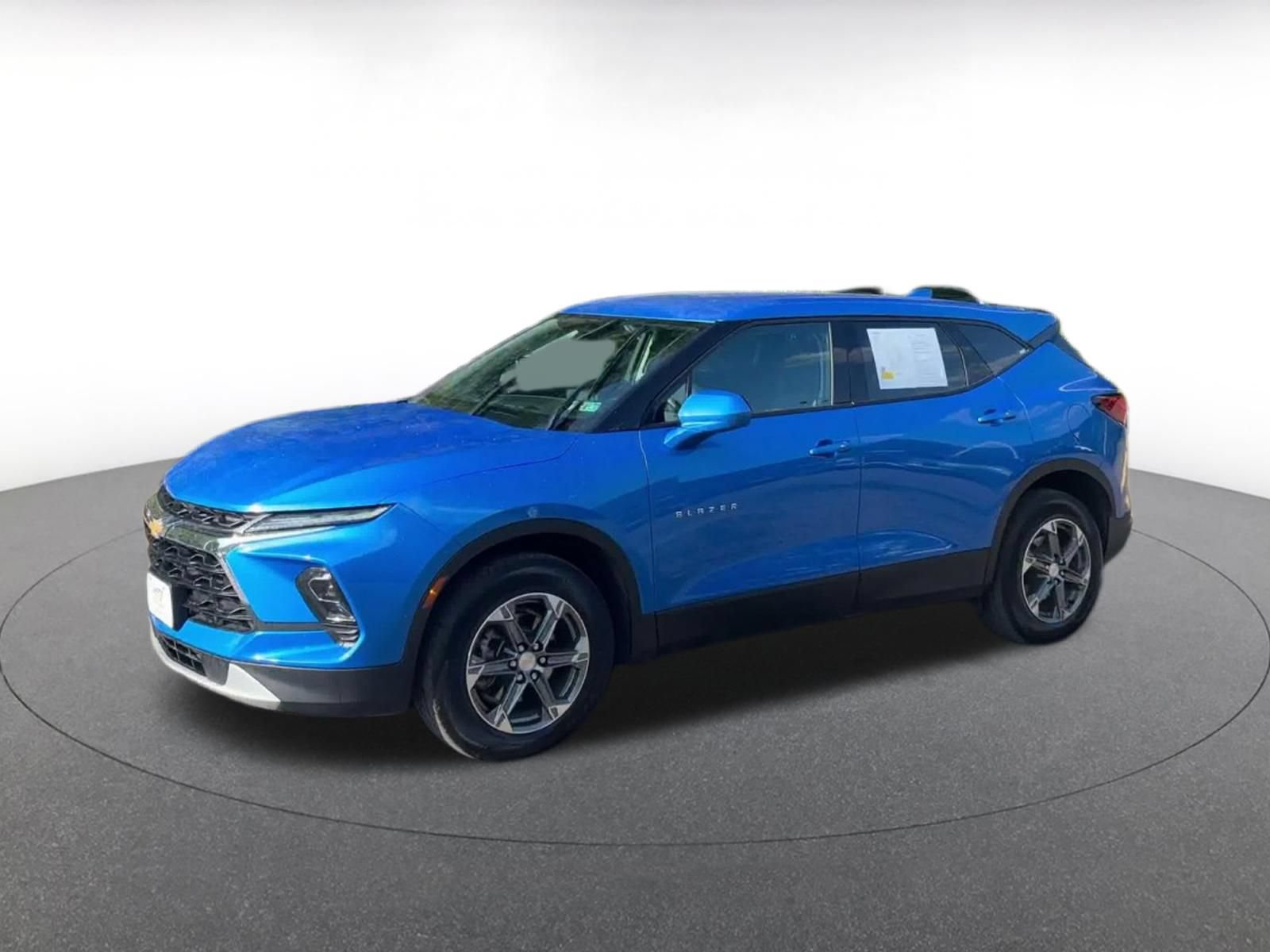 Used 2025 Chevrolet Blazer LT FWD image 7
