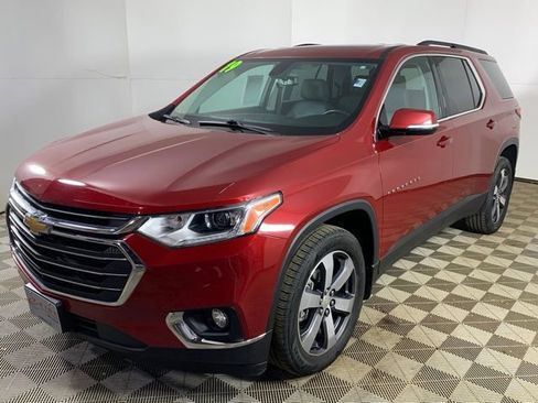 Used 2019 Chevrolet Traverse LT w/ LT Premium Package image 2