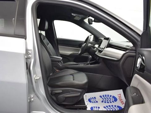 Used 2025 Jeep Compass Limited AWD/4WD image 17