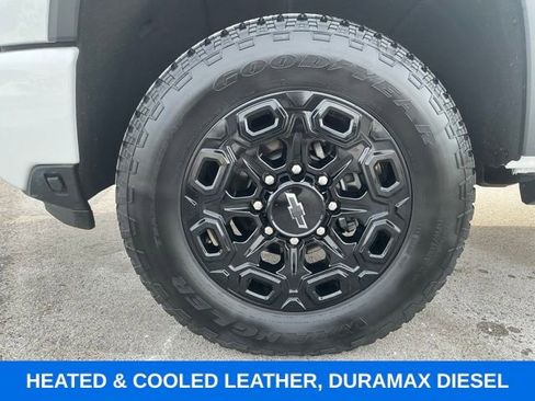 Used 2024 Chevrolet Silverado 2500 LTZ w/ LTZ Plus Package image 11