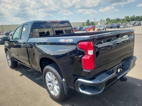 Used 2020 Chevrolet Silverado 1500 Custom w/ Custom Value Package AWD/4WD image 2