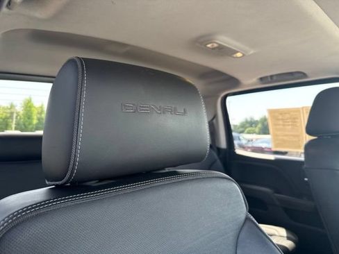 Used 2018 GMC Sierra 2500 Denali w/ Duramax Plus Package AWD/4WD image 12