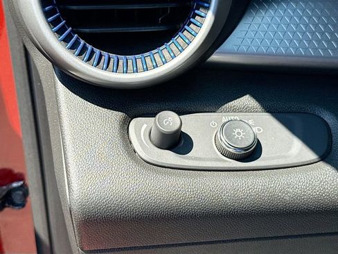 Used 2024 Chevrolet Trax LS w/ LS Convenience Package image 10